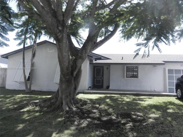 Meadow Wood Manor, 26621 SW 125th Ave, Kendale Lakes, Florida 33032, image 1