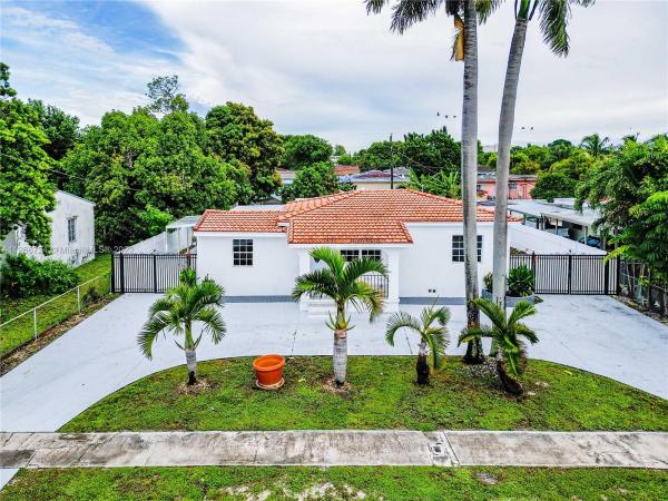 Sunset Manor, 265 E 42nd St, Hialeah, Florida 33013, image 1
