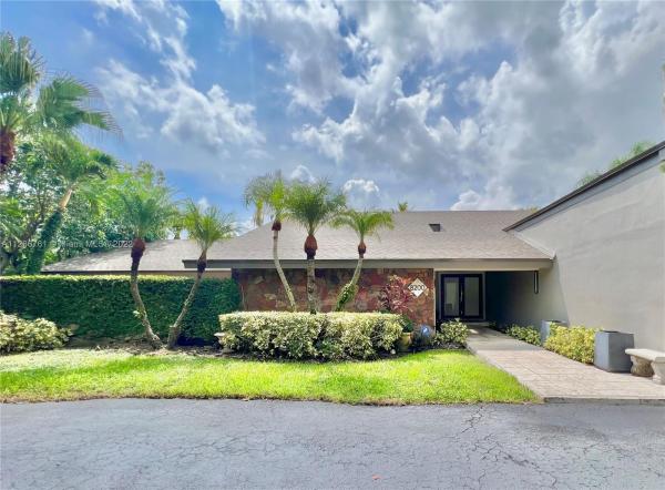 Clinton Grove Estates, 8200 SW 160th St, Palmetto Bay, Florida 33157, image 1