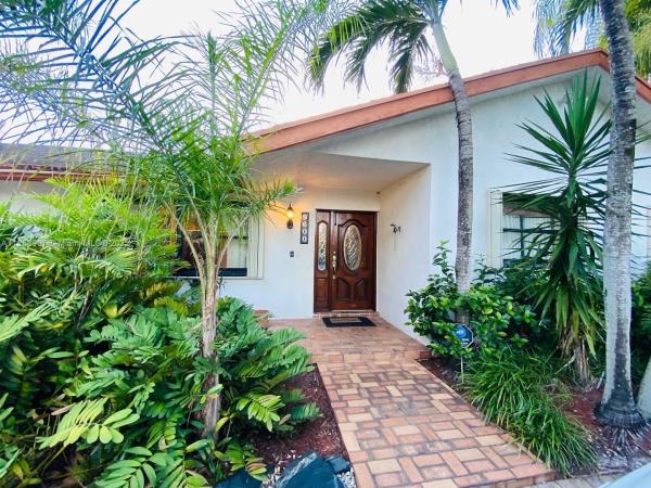 Kendale Country Club Estates, 9600 SW 103rd Ave, Kendall, Florida 33176, image 2
