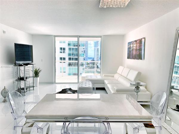 The Club At Brickell Bay, 1200 Brickell Bay Dr #2017, Miami, Florida 33131, image 2