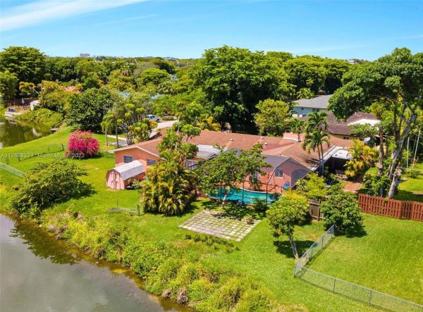 Palmetto Duplexes, 10751 SW 77th Ct, Pinecrest, Florida 33156, image 2