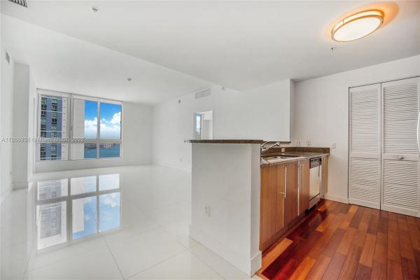 Met 1, 300 S Biscayne Blvd #2714, Miami, Florida 33131, image 2