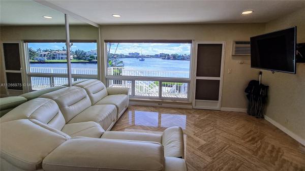 Fairbanks Terrace, 1105 S Riverside Dr #209, Pompano Beach, Florida 33062, image 1
