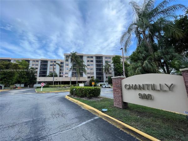 Chantilly, 900 NE 195th St #507, Ives Estates, Florida 33179, image 1