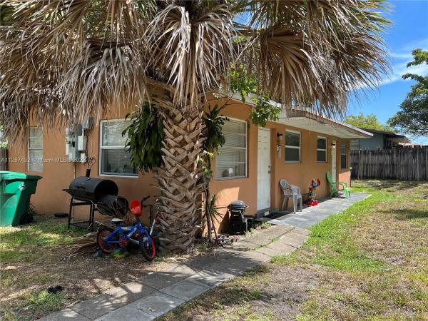Town Of Modelo, 218 NW 8th Ave, Dania Beach, Florida 33004, image 1