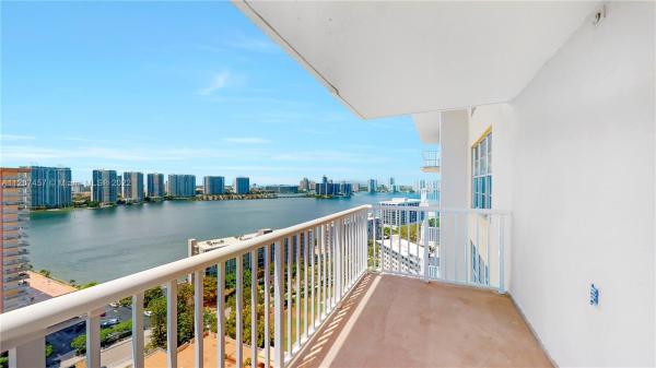 Winston Towers 400, 231 174th St #2304, Sunny Isles Beach, Florida 33160, image 2