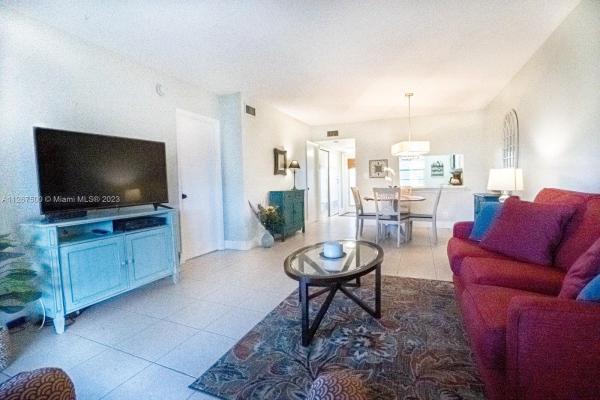 Oriole Gardens 3, 371 NW 76th Ave #206, Margate, Florida 33063, image 1