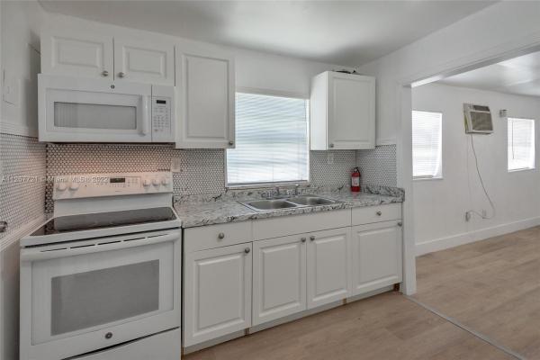 North Silver Crest, 1028 NW 100th Ter, Pinewood, Florida 33150, image 1