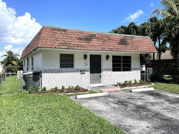 Atlantic Shores Dixie Highway, 715 NE 4th Ct, Hallandale Beach, Florida 33009, image 1