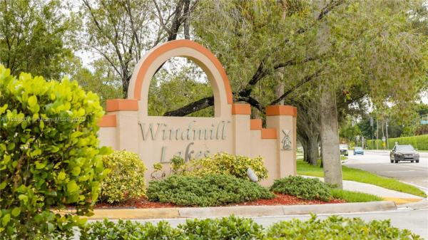 Windmill Lakes, Pembroke Pines, Florida 33025, image 1