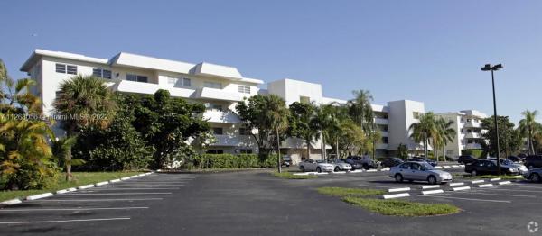 Village At Dadeland, 7410 SW 82nd St #K410, Glenvar Heights, Florida 33143, image 1