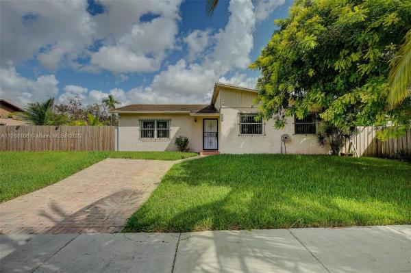 Princetonian, 12301 SW 256th St, Princeton, Florida 33032, image 1