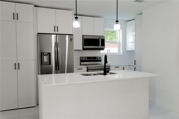 Nueva Segovia, 6461 SW 42nd St, South Miami, Florida 33155, image 1
