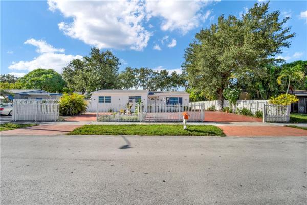Bonnie Briar Estates, 3250 NW 169th Ter, Miami Gardens, Florida 33056, image 1