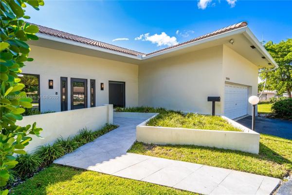 Sky Lake, 18590 NE 21st Ave, North Miami Beach, Florida 33179, image 1