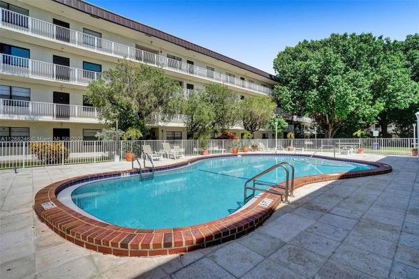 Palm Village Club, 500 NE 2nd St #426, Dania Beach, Florida 33004, image 1