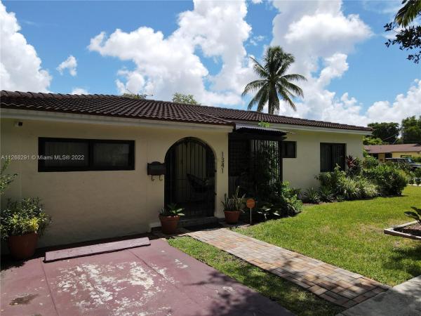 1341 SW 43rd Ave, Unincorporated Dade County, Florida 33134, image 1