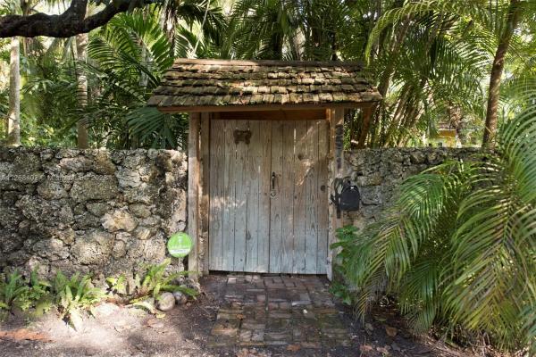 Douglas Circle, 3571 Linden Ln, Miami, Florida 33133, image 1