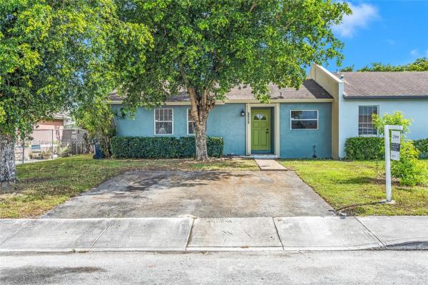 Richmond Townhouse, 11401 Booker T Washington Blvd, Richmond Heights, Florida 33176, image 1