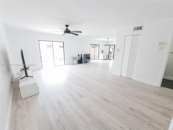 Brentwood Manors 2, Sunrise, Florida 33313, image 1