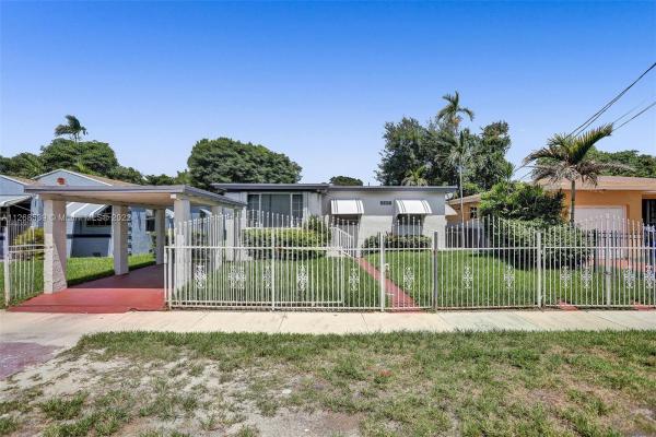 Curry, 777 NW 42nd St, Miami, Florida 33127, image 1