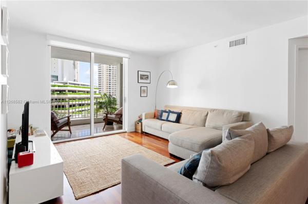 Courvoisier Courts, 701 Brickell Key Blvd #505, Miami, Florida 33131, image 2