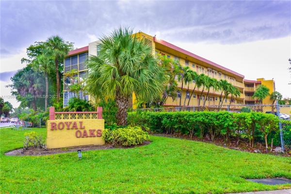 Royal Oaks, 445 NE 195th St #130, Ives Estates, Florida 33179, image 1
