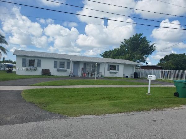 Leisure City Residential, 14830 Harding Ln, Leisure City, Florida 33033, image 2