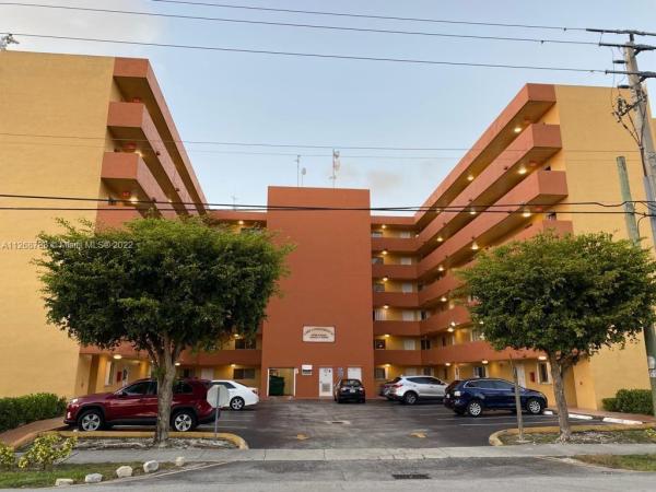 Lakes, 2735 W 52nd St #403, Hialeah, Florida 33016, image 1