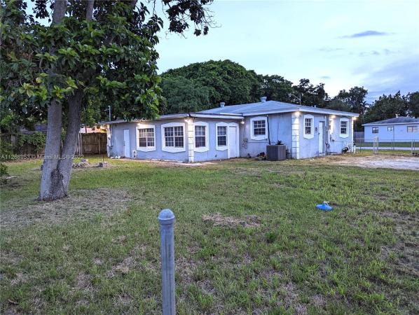 Panuleta Gardens, 16911 NE 8th Ave, North Miami Beach, Florida 33162, image 1