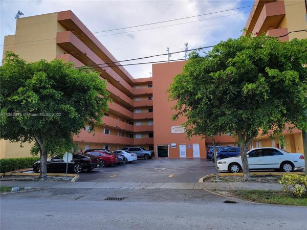 Lakes, 2735 W 52nd St #201, Hialeah, Florida 33016, image 1