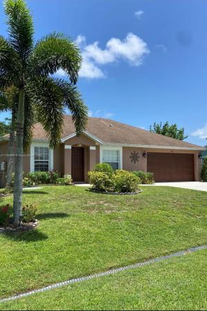 611 SW Addie St, Florida 34983, image 2
