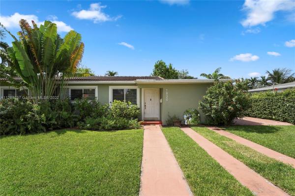 Builders Estates, 7820 SW 32nd Ter, Westchester, Florida 33155, image 1