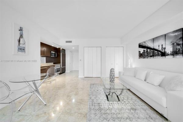 Icon Brickell Tower 1, 475 Brickell Ave #2110, Miami, Florida 33131, image 1