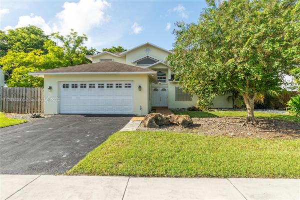 Homestead Lakes Tennessee East, 1712 S Goldeneye Ln, Homestead, Florida 33035, image 1