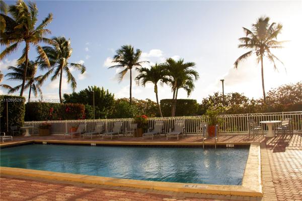 Vendome Place, 4301 Collins Ave #506, Miami Beach, Florida 33140, image 1