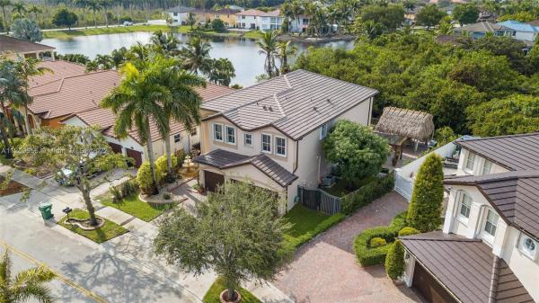 Grand Lakes, 14984 SW 18th Ter, University Park, Florida 33185, image 2