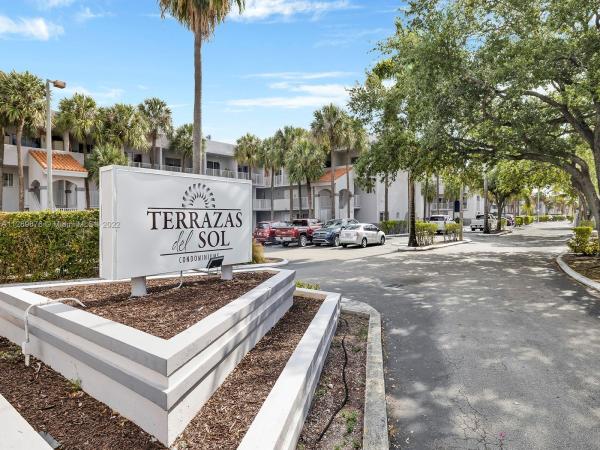 Terrazas Del Sol, 2760 W 76th St #201, Hialeah, Florida 33016, image 1