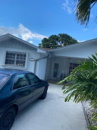 Royal Twins, 733 W 81st St #2, Hialeah, Florida 33014, image 1