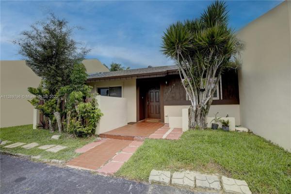 Devon Aire Villas, 11214 SW 125th Pl #11214, The Crossings, Florida 33186, image 2