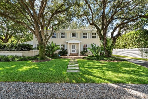 Coconut Grove Manor, 224 Ridgewood Rd, Coral Gables, Florida 33133, image 1