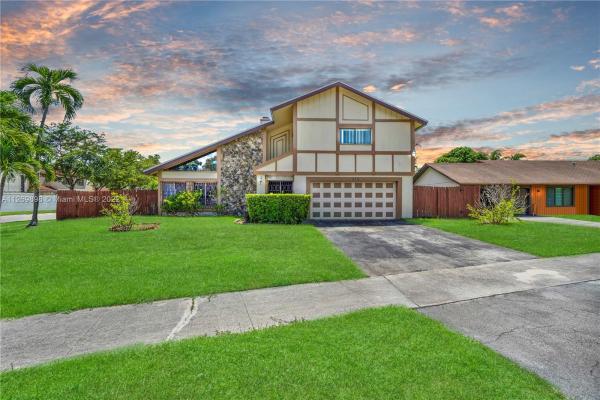Sky Lake Homes, 252 NE 199th Ln, Ives Estates, Florida 33179, image 1