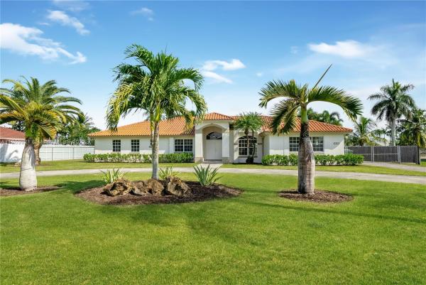 Redlands, 1661 NW 17th St, Homestead, Florida 33030, image 1