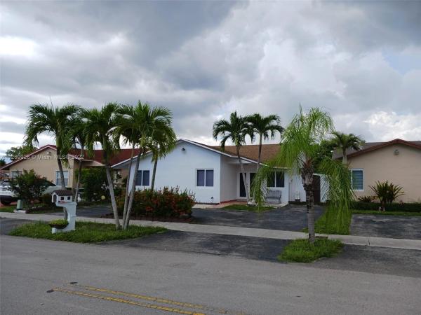 1622 SW 137th Pl, Unincorporated Dade County, Florida 33175, image 1