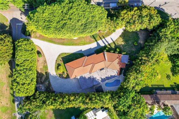 Collins Manor, 8650 Old Cutler Rd, Coral Gables, Florida 33143, image 1