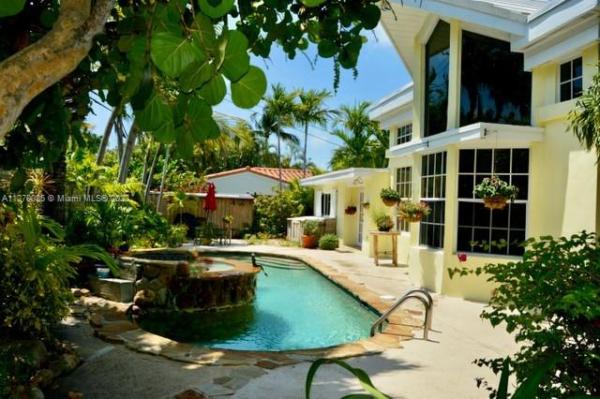 Tropical Isle Homes, 571 Glenridge Rd, Key Biscayne, Florida 33149, image 2