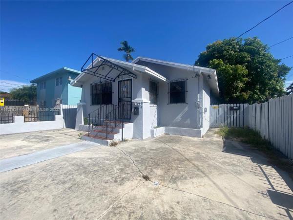 Idlewild Park, 1798 SW 3rd St, Miami, Florida 33135, image 2