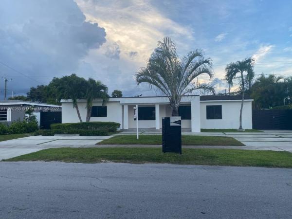 Lee Manor, 10215 SW 37th Ter, University Park, Florida 33165, image 1
