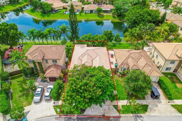Pelican Bay At Old Cutler Lakes, 20912 SW 88th Pl, Cutler Bay, Florida 33189, image 1